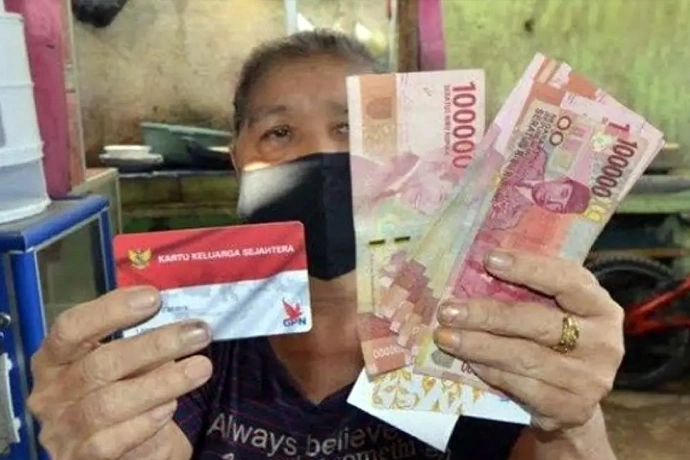 Empat Bansos Cair Juni Ini, Buruan Cek Nama Anda Sekarang