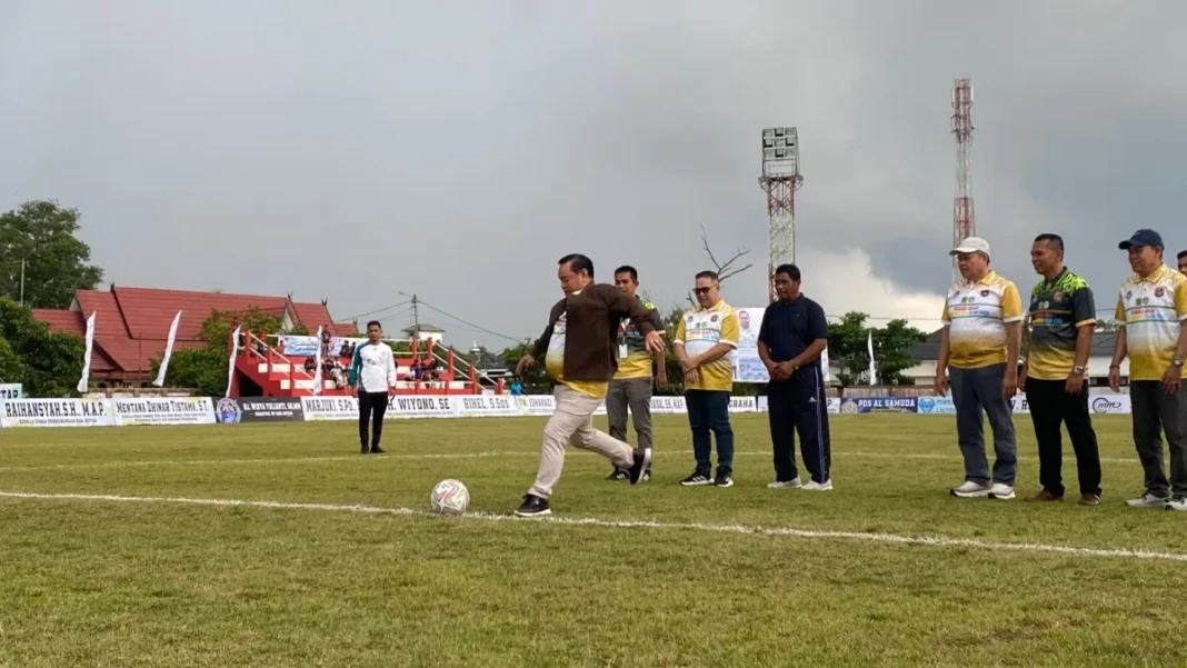 bupati-kotim-halikinnor-membuka-hnr-cup-2miftahkaltengposjawaposcom-OyQRB