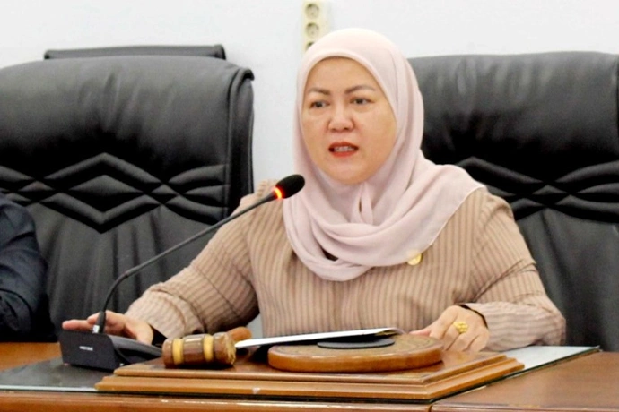 Henny Rosgiaty Rusli