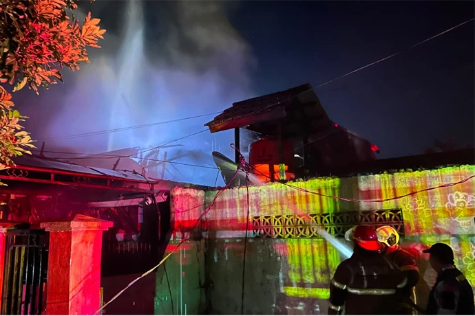 Rumah Kosong di Junjung Buih Palangka Raya Terbakar, Penyebab Masih Diselidiki