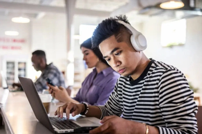 Kian Melekat! Musik Jadi Teman Belajar dan Bekerja Gen Z
