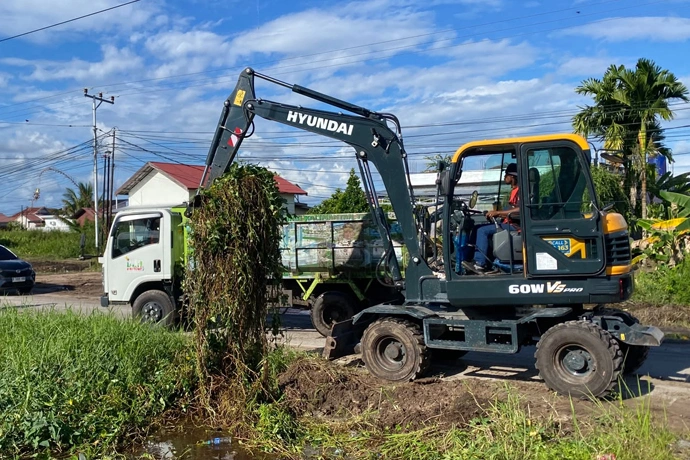 Pembersihan Drainase