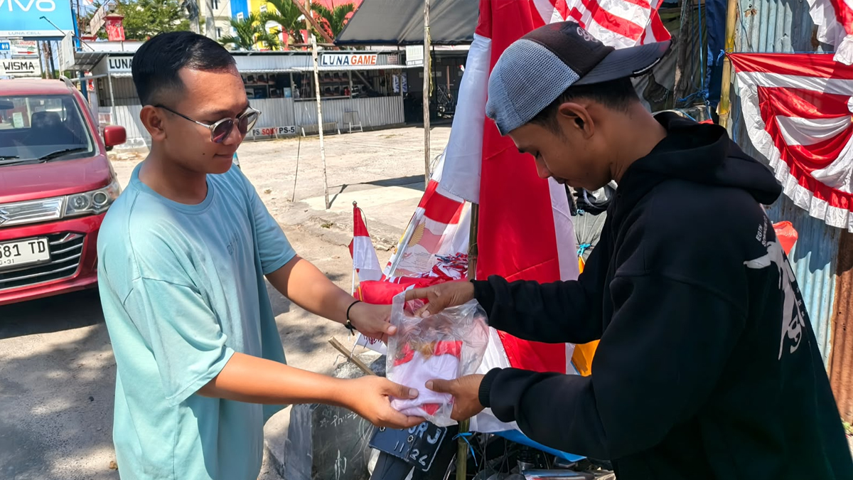 Jelang HUT RI ke-81, Pria Asal Bandung Bawa Semangat Merah Putih ke Kota Palangka Raya