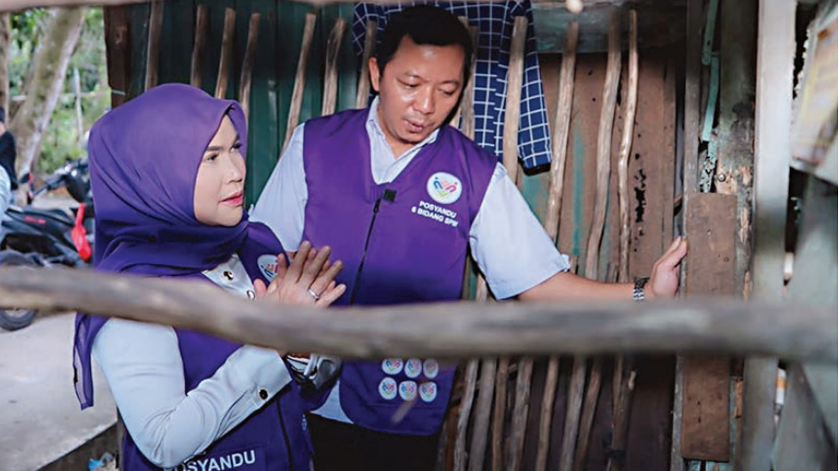 Ketua Tim Pembina Posyandu Kapuas Kunjungi Penyandang Disabilitas