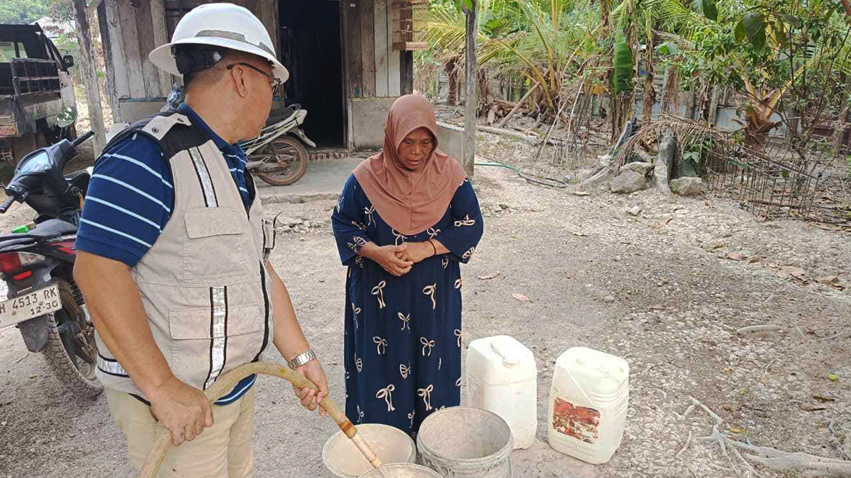 Terdampak Kekeringan, Warga Terima Penyaluran Air Bersih