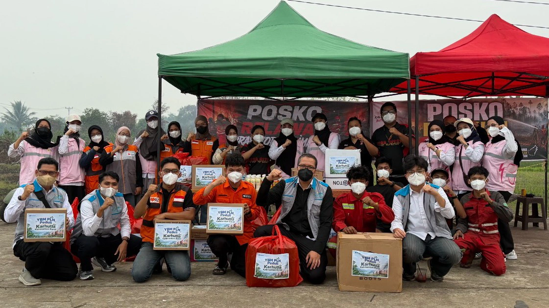 Hari Pelanggan Nasional, PLN UP2B Kalbar Salurkan Bantuan untuk Petugas Karhutla