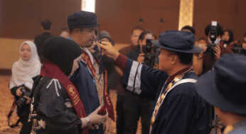 Angkat Tesis Penyebarluasan Perda, Tomy Irawan Diran Resmi Diwisuda Magister di UMPR